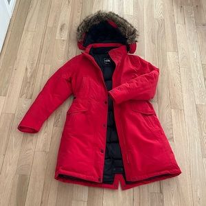 PRICE DROP!!! Ladies’ North Face Large bright red winter coat w/ removable hood